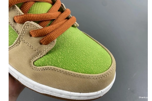  Dunk Nike Low SB  FQ7585-200 “Escargot” 1206